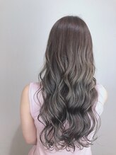 パーマで動きとボリュームをプラス