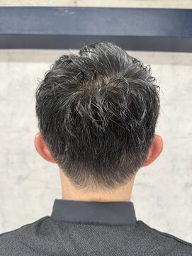 ゼン(zen) 大人グレイヘアー×清潔感ショート