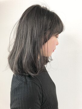 美容室 イズ 館林店(Iz) ナチュラルストレート_グレーベージュレイヤーロング