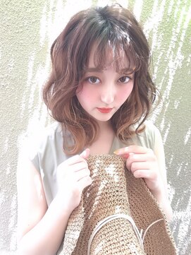 ソワリー 栄(THOiRY) 小顔カットが得意なスタイリストby坂元