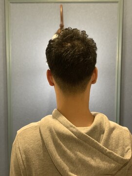 グレイスフルバーバー 赤坂見附店 ツーブロック アップバング アイロンパーマ