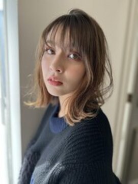 ログ キンシチョウ(L.O.G KINSHICHO) 外ハネくびれショート