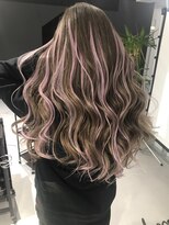 キング 枚方店(K!ng)&nbsp;ピンクの筋感が可愛いハイライトスタイル