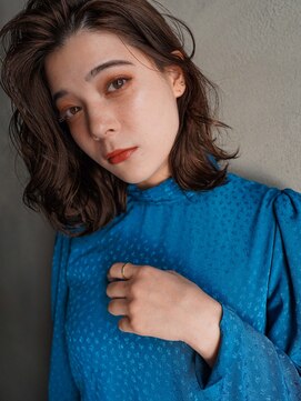 カンナ(Canna) ミディアム/フェザーバング/カーキグレージュ/髪質改善/20代30代