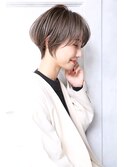 イルミナ　ハイライトカラー　クールショート　くびれヘア