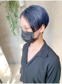 ネイビーカラー、刈り上げショート、ハンサムショート