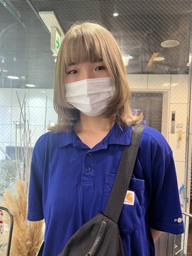 ヘアーアンドメイク ビス(HAIR&MAKE bis) ブリーチ一回でできるホワイトミルクティー♪【多田 華歌】