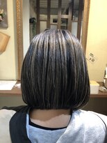 ミーツ meets+&nbsp;切りっぱなしボブ×ナチュラルハイライトカラー