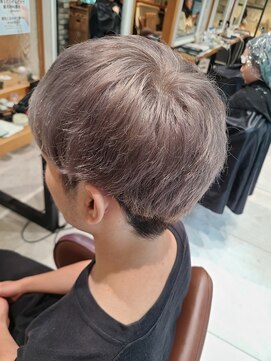 ネオリーブルカ 御茶ノ水店(Neolive Luca) メンズWブリーチ"シルバーカラー"