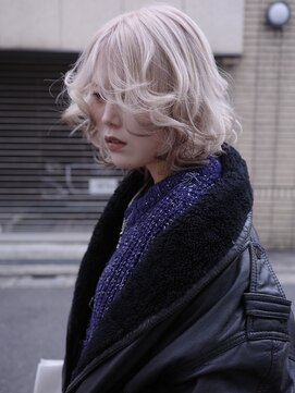 キャロルガーデンズ ボコカ 表参道(Carroll Gardens bococa) ハイトーンカラー、ホワイトブロンド、ボブ