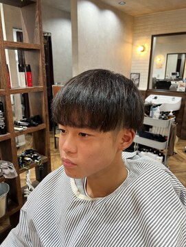 アンカー(ANCHOR) MEN’S HAIR/サーフカール/刈り上げセンターパート/印西市