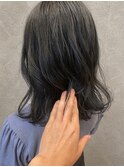 柔らかく動く外ハネミディ
