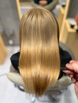 メイキー 本厚木(MA-IKI) ナチュラルロング酸性ストレートハイトーン金髪/メイキー本厚木
