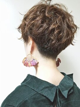 メリケンビューティーパーラー コウベ(MERICAN BEAUTY PARLOR KOBE) 【ショート/外ハネパーマスタイル】tomo