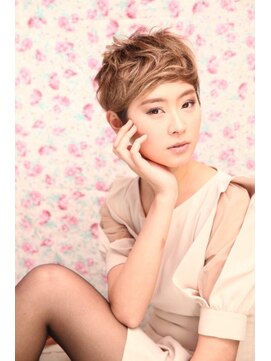 エマージュ 川崎(Emerge) ツーブロック風クールなベリーショート