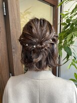 アン(Hair make un)&nbsp;ハーフアップアレンジ