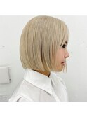 ホワイトブロンドボブ