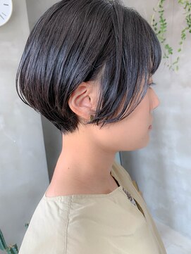 テトヘアー(teto hair) ショートボブ、前下がりショート、黒髪、スリーク