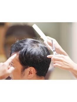 ON/OFFどちらもキマるデザインで、清潔感のある好印象なスタイルに☆お仕事帰りにも◎[難波/日本橋］