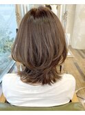 くびれミディヘア(マッシュくびれヘアメルティカラー