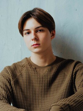 アデリタ(Adelita) ナチュラルセンターパート