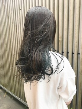 クロエバイラヴィズム 横越店蔦屋書店店内(CLOE by LUVISM) チラ見えインナーカラー