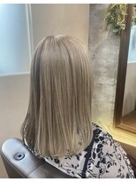 シェルビー 新宿(SHELBe)&nbsp;ハイトーン×ブラウンデザインカラー[新宿/ヘッドスパ/白髪染め]