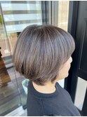 ハイライトでデザインも楽しむ白髪ぼかし