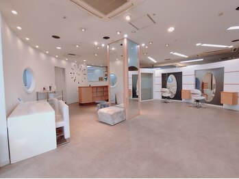 リアン ヘアーデザインスタジオ 横須賀店(Lien hair design studio)の写真/可愛いこだわりのインテリア☆長時間の施術でも居心地の良い空間◎周りの目を気にせず過ごせます。