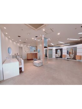 可愛いこだわりのインテリア☆長時間の施術でも居心地の良い空間◎周りの目を気にせず過ごせます。