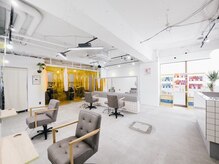 リンダ ルーナ(LINDA Luna)の雰囲気（清潔感ある白グレー×黄色のアクセント＊[札幌駅/北12条/北18条]）