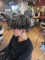 グート ヘアーメイク(gut HAIR MAKE)&nbsp;パイルツイスト 重ためマッシュ メッシュ ハイライト
