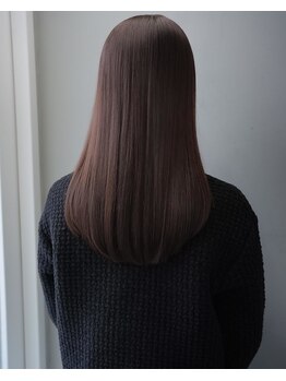 リフラ(Rifla)の写真/【贅沢ケアの美髪矯正】高級薬剤Synergy×贅沢処理剤で芯から潤う。毛先まで滑らかな極上シルク髪