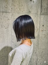 クロワ(croix)&nbsp;切りっぱなしボブ×グレージュ