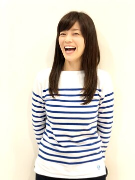 ヘアー ドレッサー パワードール(Hair Dresser) 柔らかなストレートロング