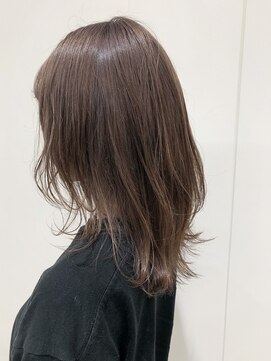 モリオフロムロンドン 大宮店(morio from London) 【morio坪井】ミルクティーグレージュ×外ハネミディ