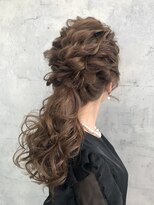 ヘアデザイン ゴドバン(Hair Design Gdobant)&nbsp;【Gdobant】ヘアーセット　編み込みポニーテール　波ウェーブ