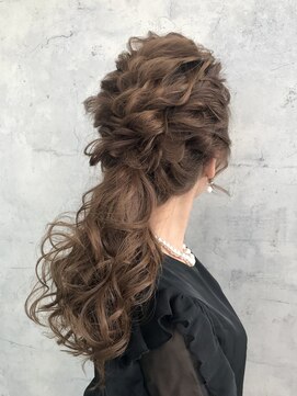 ヘアデザイン ゴドバン(Hair Design Gdobant) 【Gdobant】ヘアーセット 編み込みポニーテール 波ウェーブ