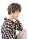ことりベージュネイビーカラー毛先パーマ小顔ワンサイドショート