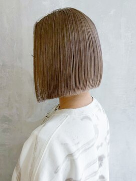 アイティーバイアルバム 藤沢店(IT by ALBUM) グレージュボブ_アースカラーくびれヘアツートンカラー_ba378072