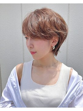 アンダーバーホワイト(_WHITE) ［なんば］耳掛けショート/マッシュ/くびれショート