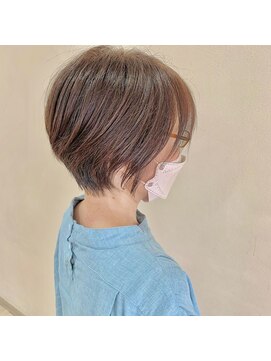 セム(sem) 白髪ぼかしハイライトくびれショート