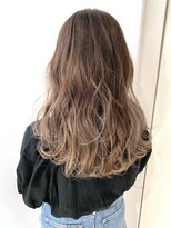 ルネ 北千住(Renee)&nbsp;グラデーション_ウェーブヘア_ミルクティーベージュ