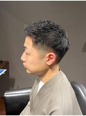 黒髪短髪 ビジネスフェードカット ワイルドアップバング