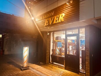 ヘアーサロン エバー(EVER)の写真/【個室×マンツーマン】カジュアルな雰囲気でリラックス♪男の"カッコいい"を作るバーバー【EVER】