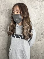 ルーツアイリー 心斎橋(ROOTS IRIE)&nbsp;10代20代30代イヤリングエクステミルクティーベージュ大人可愛い