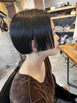 ウル(URU) オシャレなぱっつんボブ