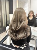 マチルダボブ前髪ハイライトグレージュ