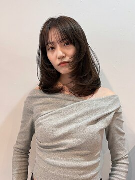 カルテ(QUARTE) ミディアムハッシュカット