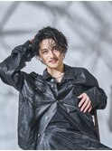 【大人の色気ヘア】波巻きパーマツイスパセンターパートウルフ